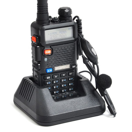 Baofeng UV-5R (Black) 5 Вт Портативная радиостанция VHF/UHF (136-174 МГц, 400-520 МГц) UV-5R от прозводителя Baofeng